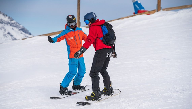 Kids & Adults Snowboarding Lessons (from 8 y.) - Max 8 per group