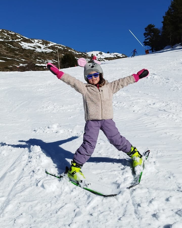 Privé skilessen voor kinderen (vanaf 4 jaar) van alle niveaus in Astún met Skicenter España.