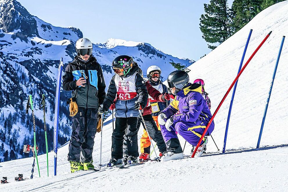 Lezioni di sci per ragazzi (12-15 anni) per tutti i livelli - giornata intera con Scuola di sci Koch Obertauern.