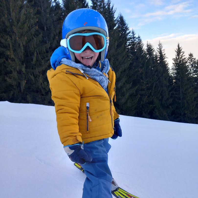 Clases de esquí para niños (4-13 años) para todos los niveles con Ski- und Snowboardschule Bayrischzell.