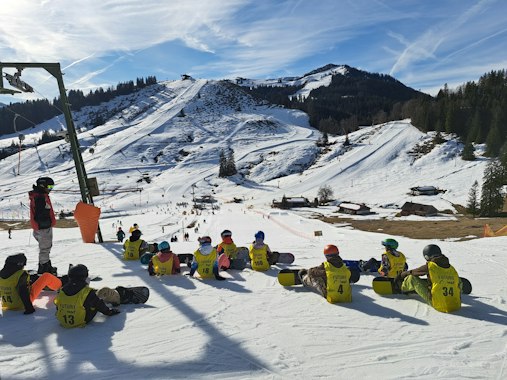 Kids & Adults Snowboarding Lessons (from 4 y.) for All Levels