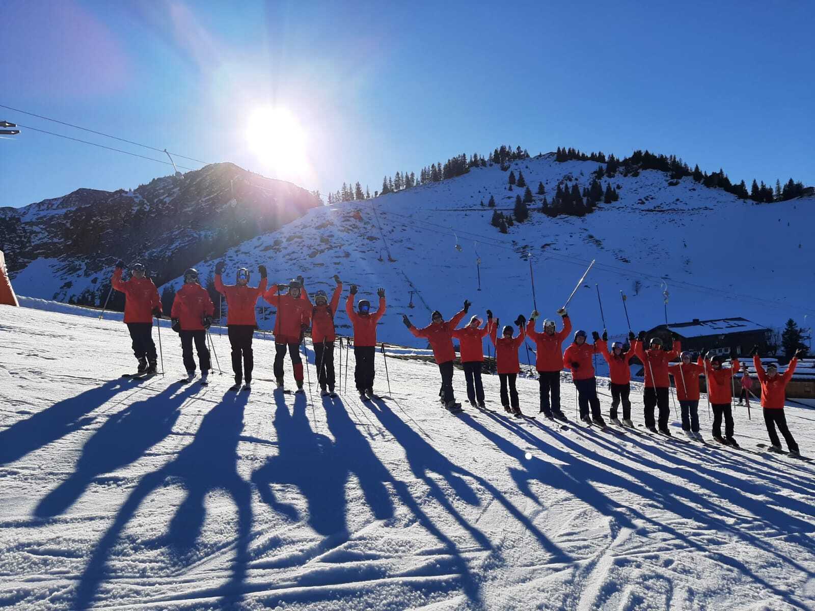 Skikurs für Erwachsene (ab 14 J.) für alle Levels mit Ski- und Snowboardschule Bayrischzell.