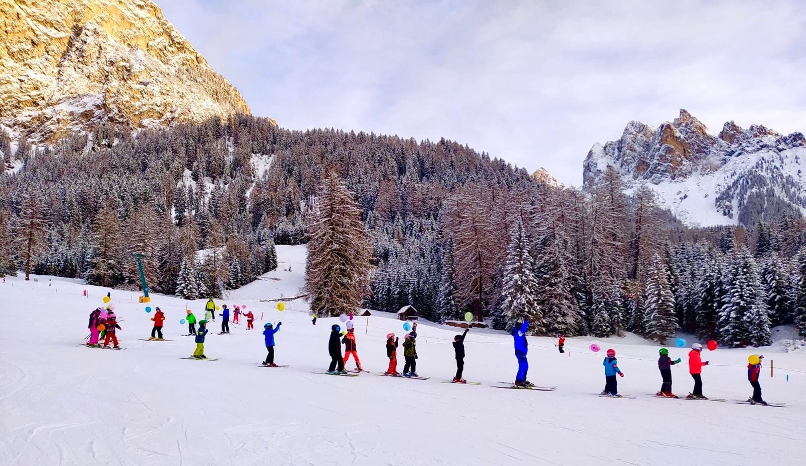 Gruppenskikurs für Kinder (3-12 J.) für alle Levels.