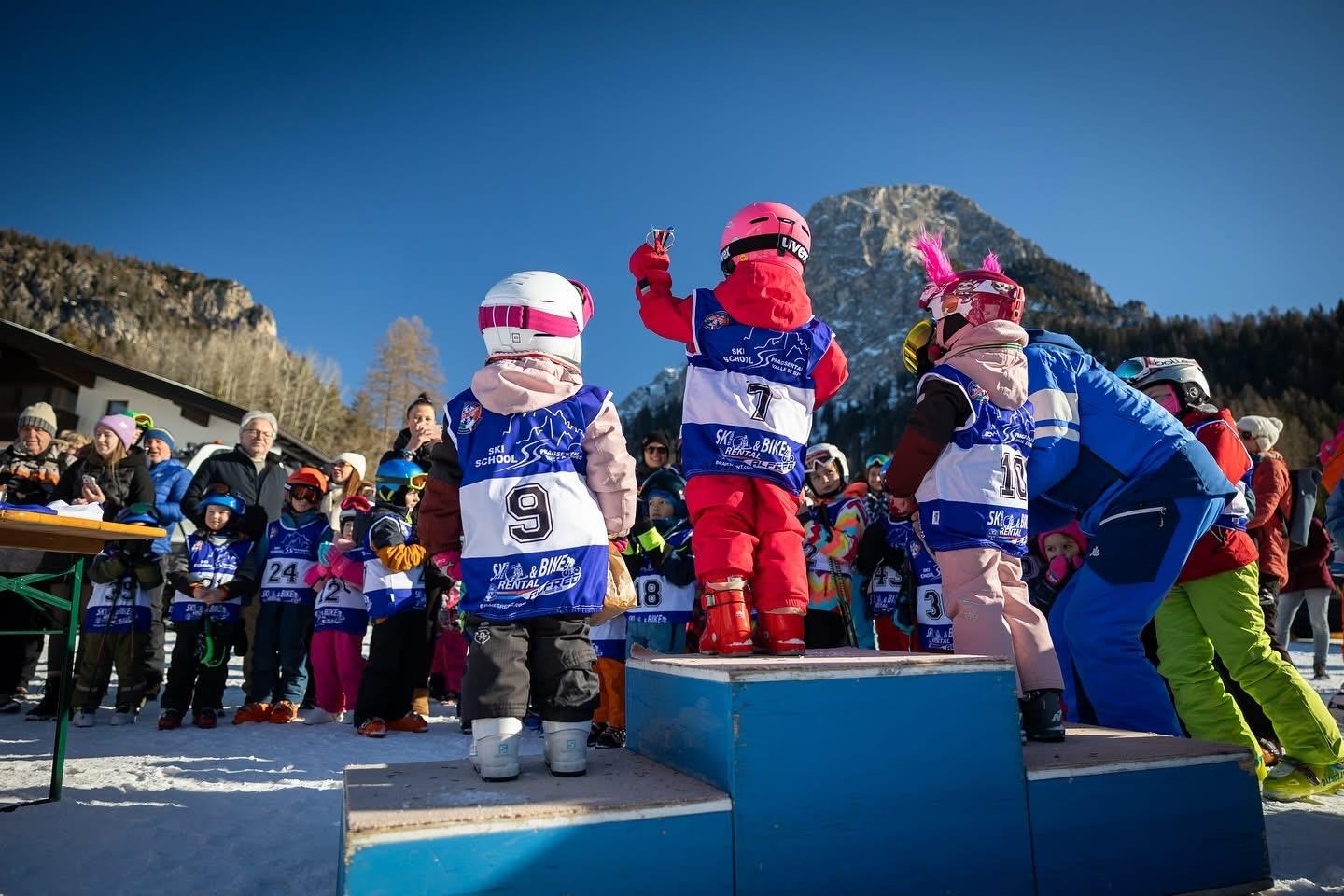 Privé skilessen voor kinderen (3-12 jaar) van alle niveaus met Scuola Sci Prags-Braies.