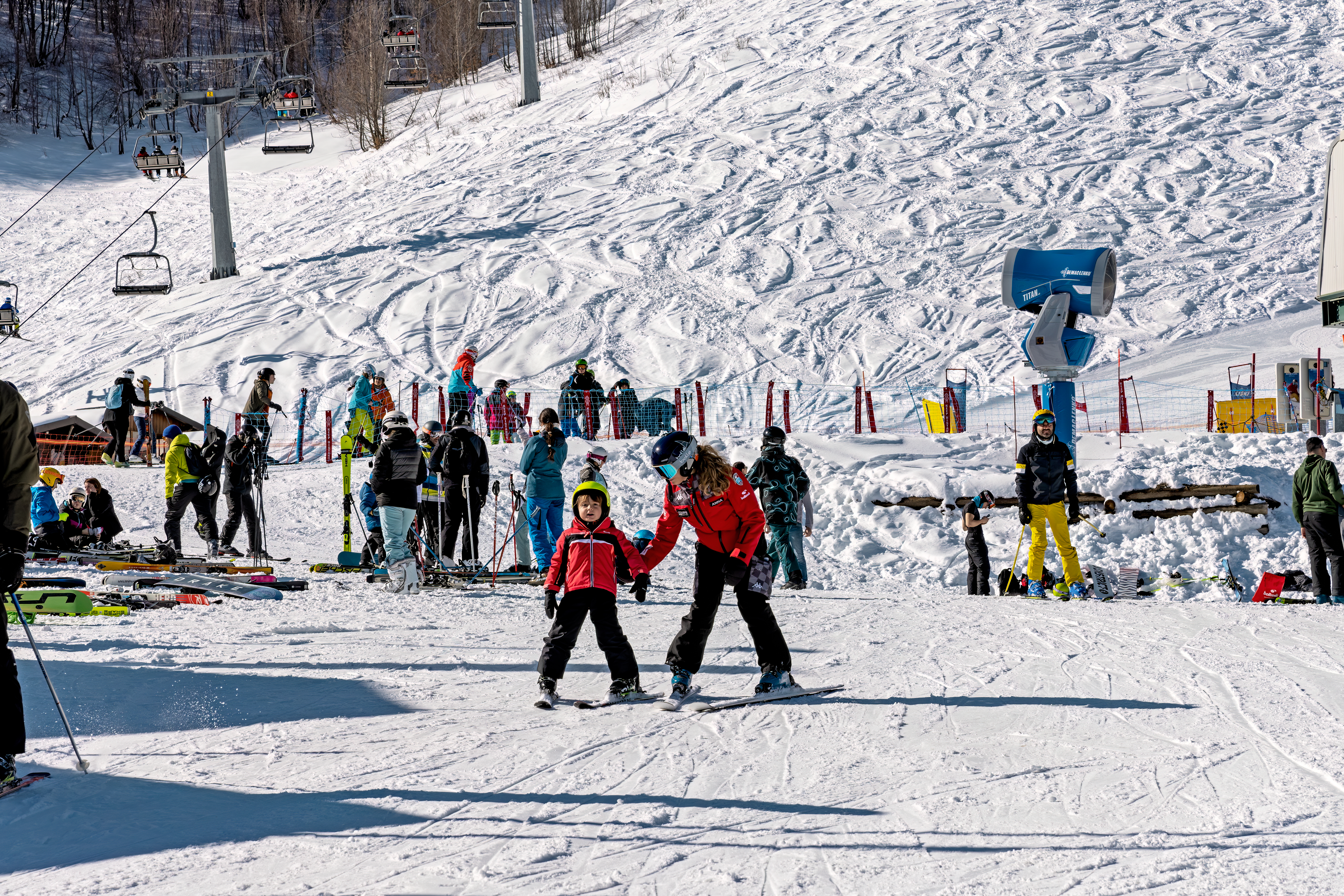 Private Ski Lessons for Kids (4-12 y.) of All Levels from Equipe Scuola Sci Limone.