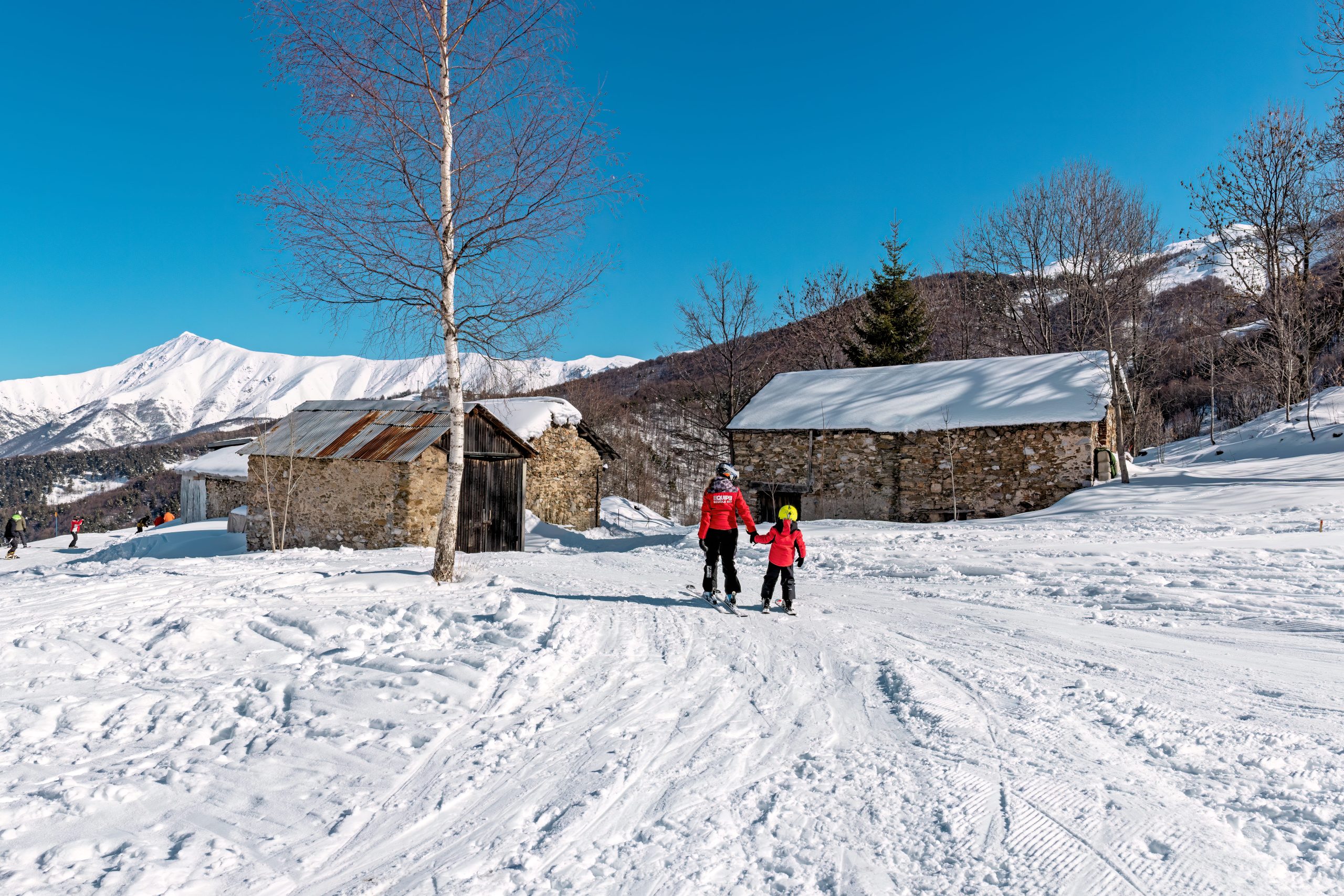 Clases particulares de esquí para niños (4-12 años) para todos los niveles con Equipe Scuola Sci Limone.
