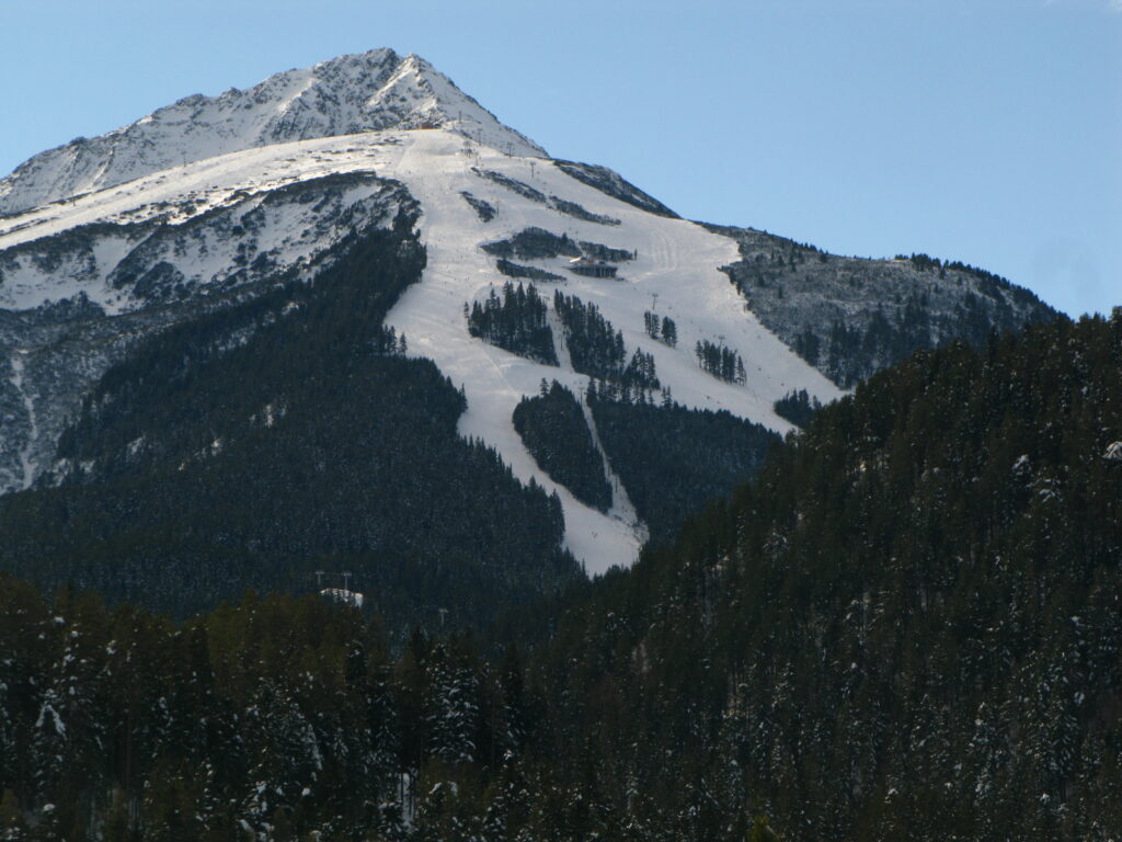 Snowboardlessen voor kinderen (vanaf 6 jaar) en volwassenen van alle niveaus.