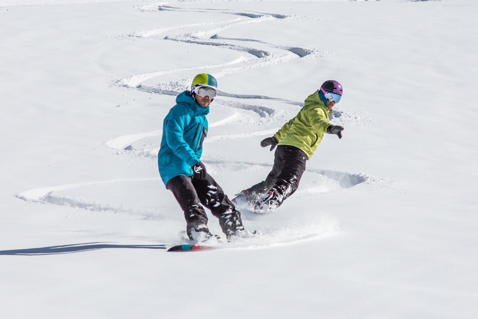 Private Snowboarding Lessons for Kids (from 8 y.) & Adults of All Levels from ESI ZigZag Samoëns.
