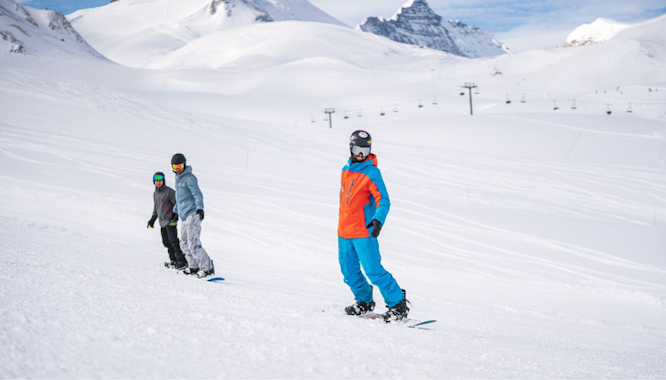 Kids & Adults Snowboarding Lessons (from 8 y.) - Max 8 per group