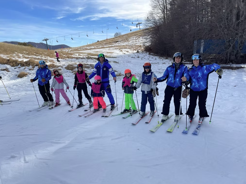 Clases de esquí para niños (6-13 años) para principantes.