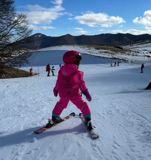 Clases particulares de esquí para niños (3-13 años) para todos los niveles con Scuola Sci Alta Quota Roccaraso.