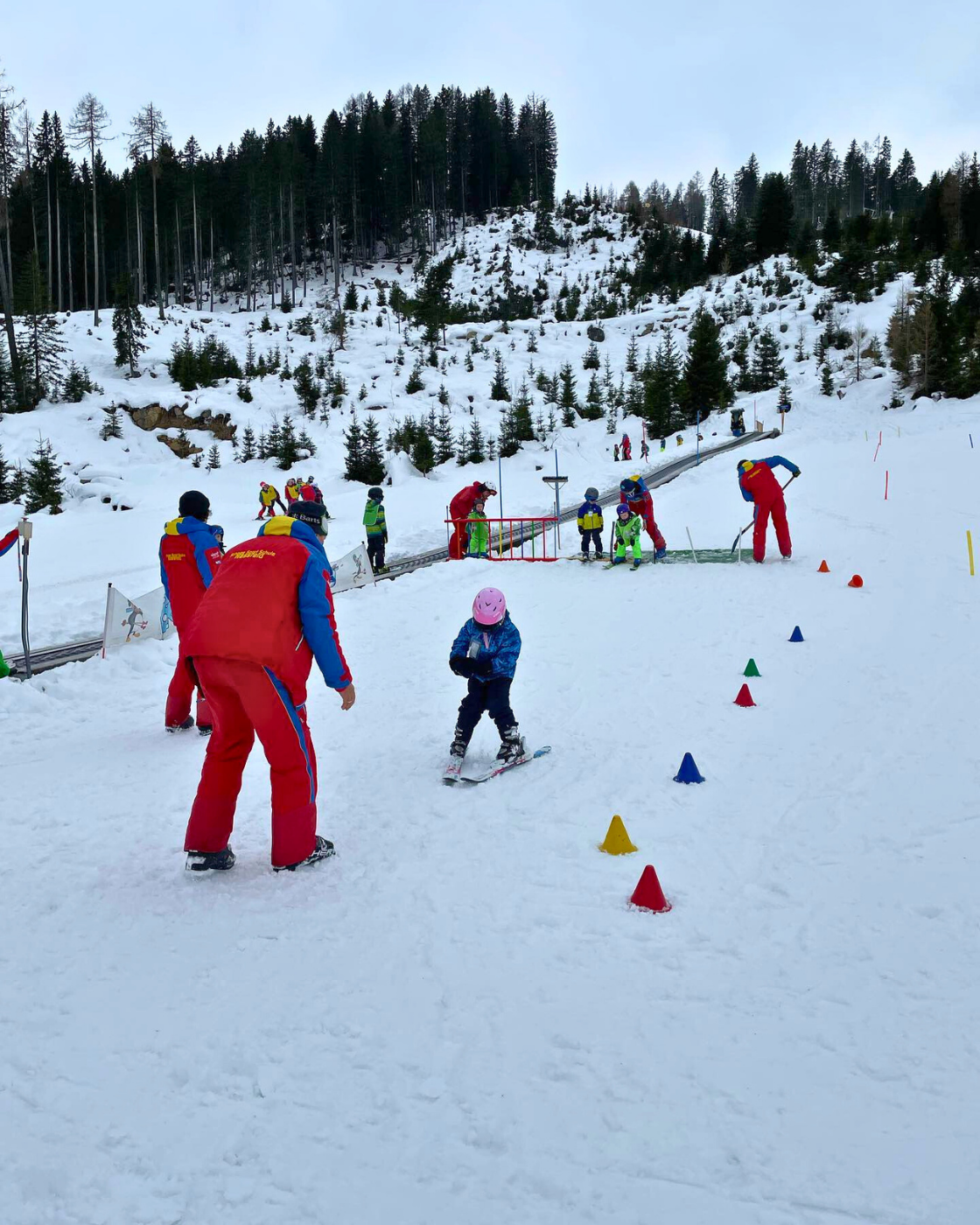 Privé skilessen voor kinderen (3-14 jaar) van alle niveaus met Skischool Sunnyside.