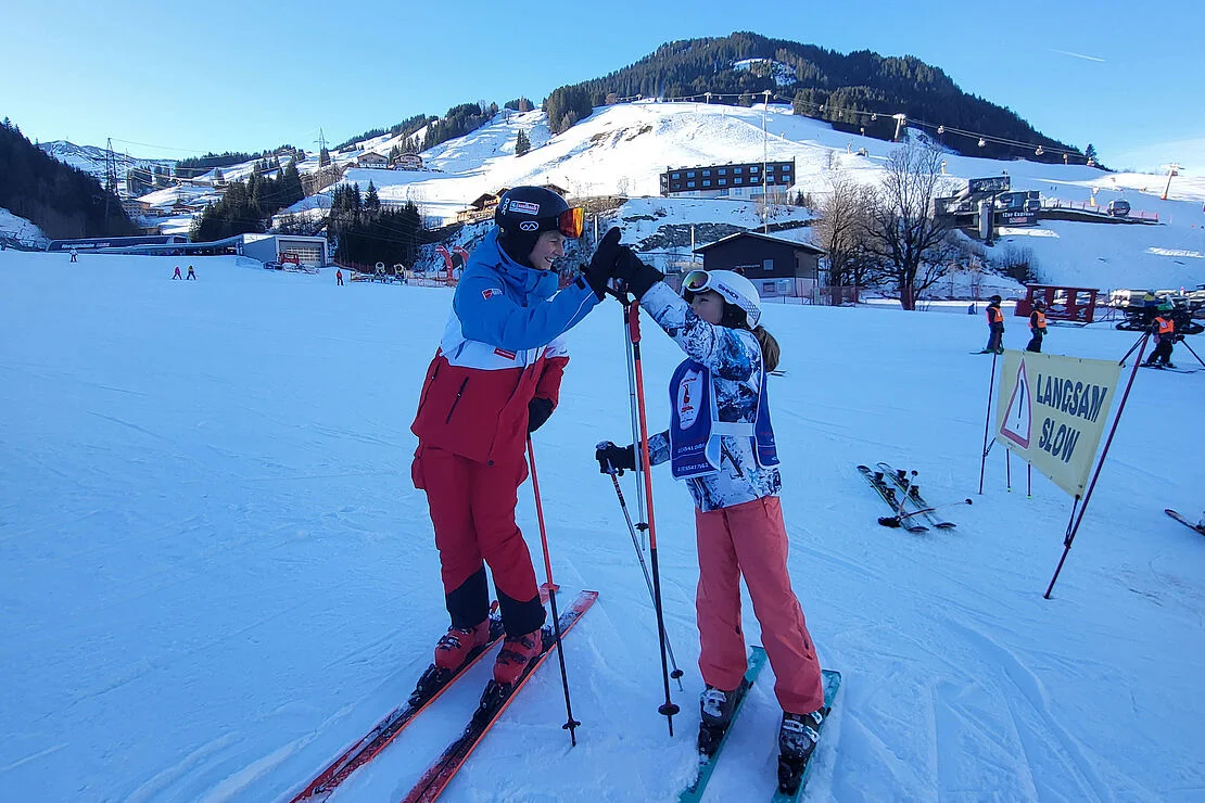 Weekend ski lesson kids (5-13 y.) for First Timers & Beginners - Half day.