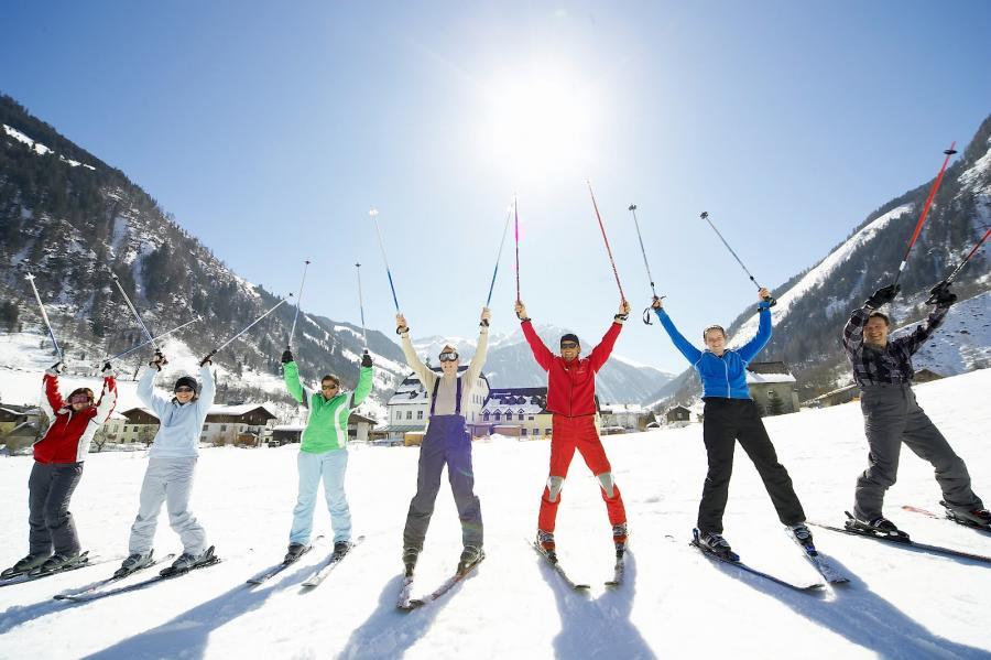 Skiing Lessons for Adults Advanced Ski School Fusch at Zell am See