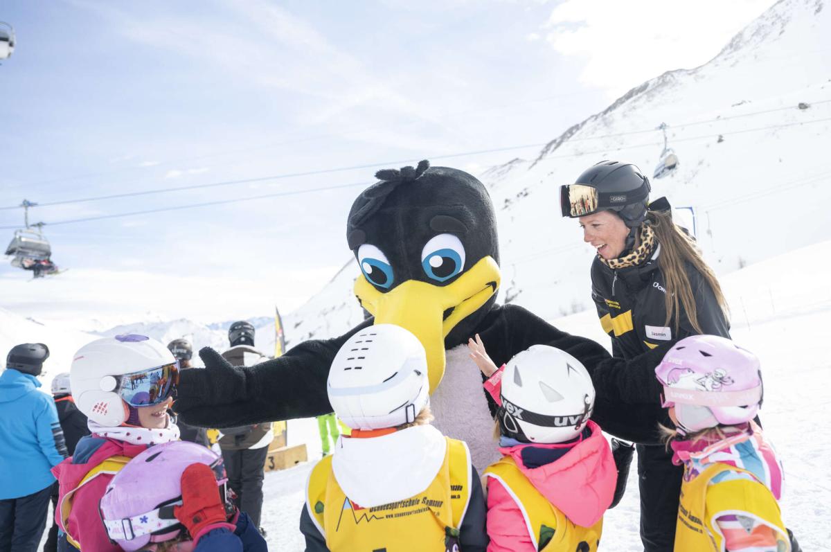 Lezioni di sci per bambini (3-14 anni) per tutti i livelli.