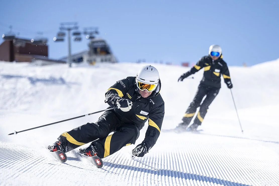 Teens Ski Lessons (13-16 y.) for Advanced Skiers - "Snow Riders".