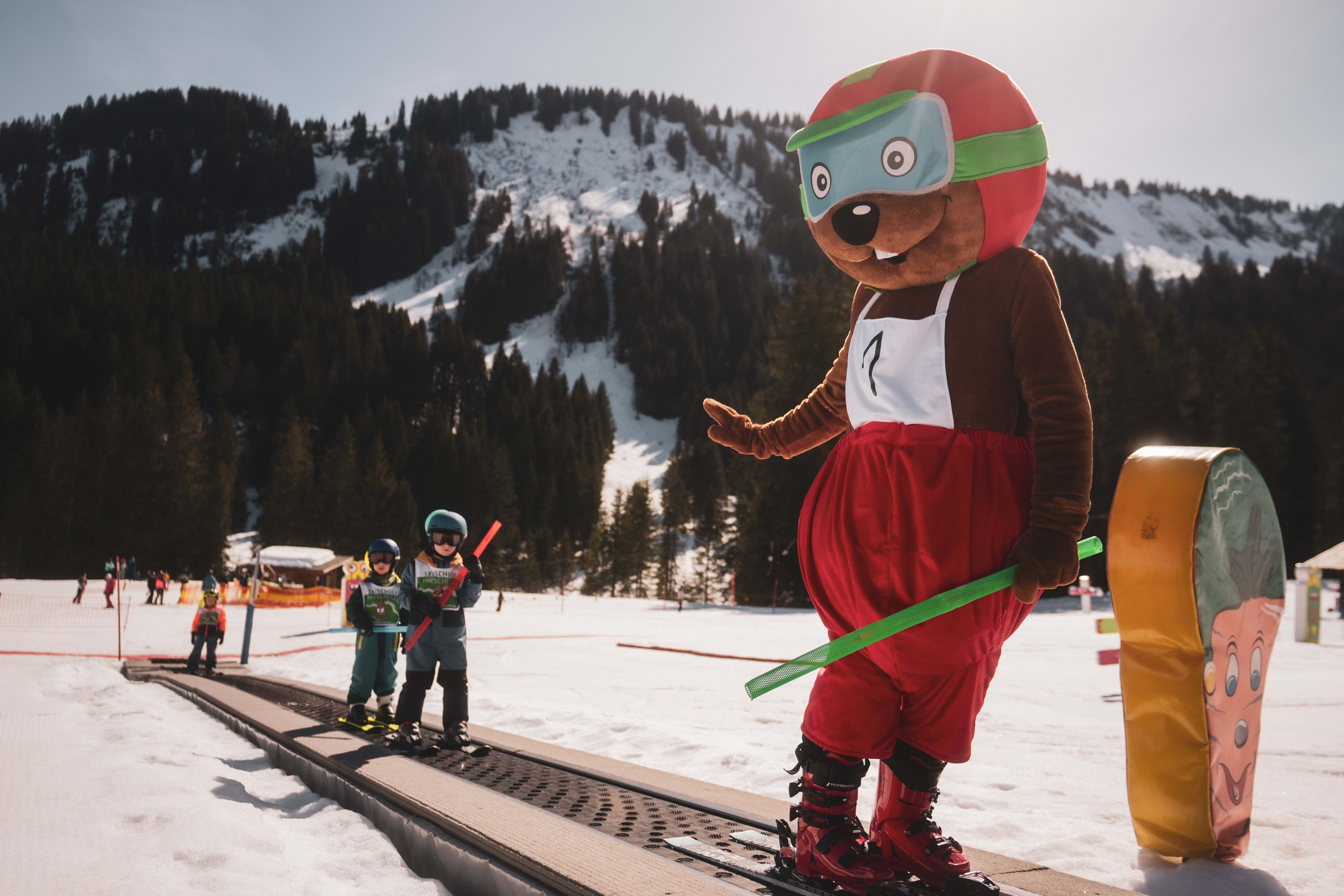 Kinder-Skikurs (3-4 J.) "Burmiclub" für Anfänger mit Skischule Hirschegg .