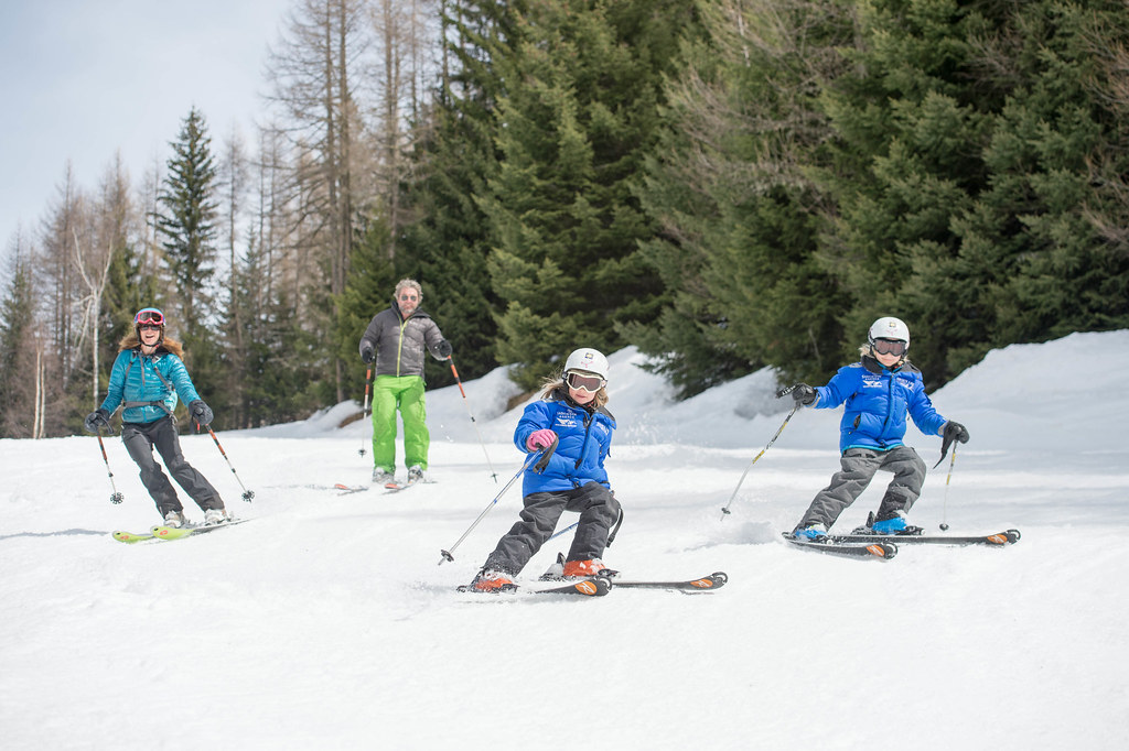 Lezioni di sci per sciatori (8-14 anni) con esperienza - Giornata intera.
