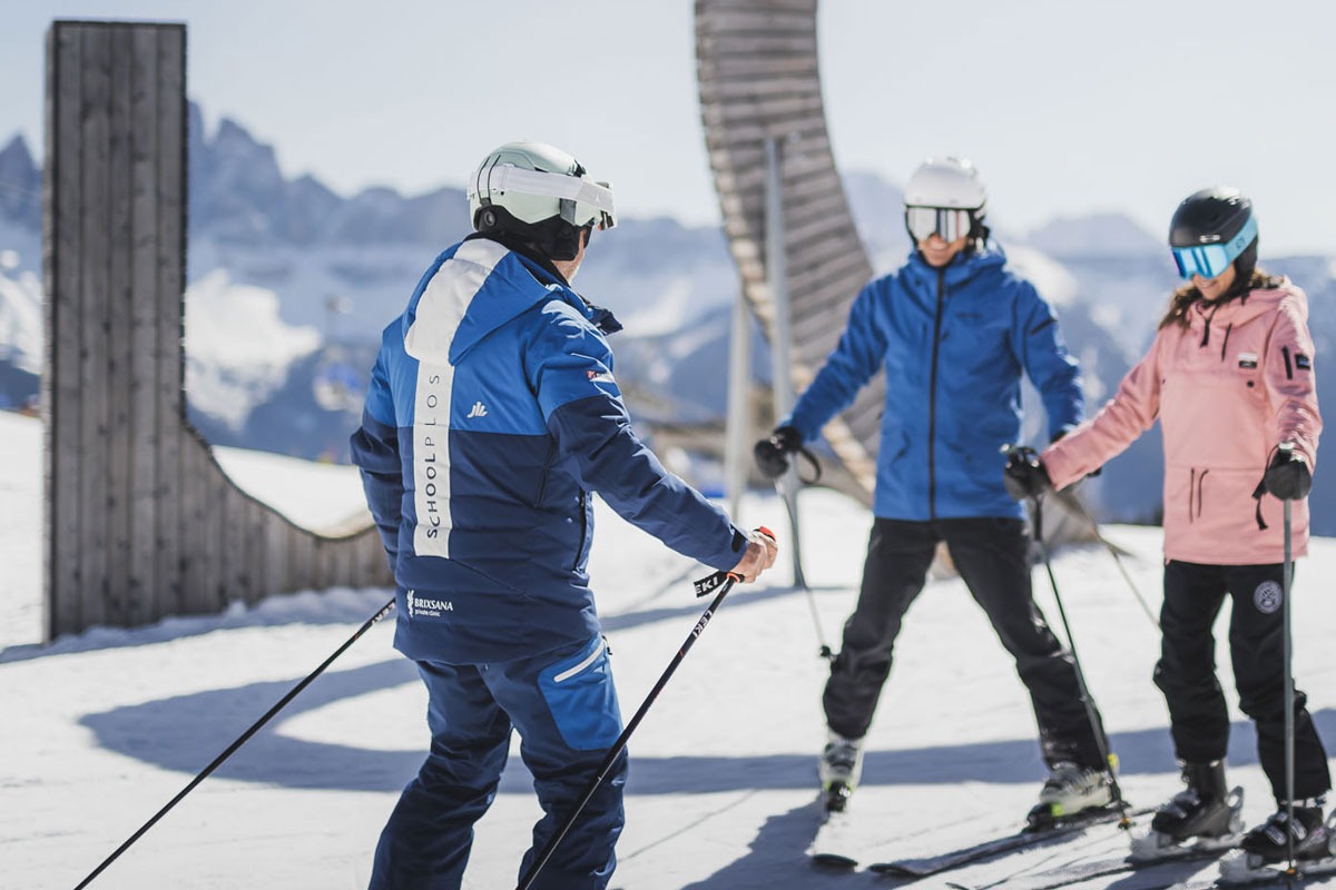 Lezioni di sci per adulti per tutti i livelli.