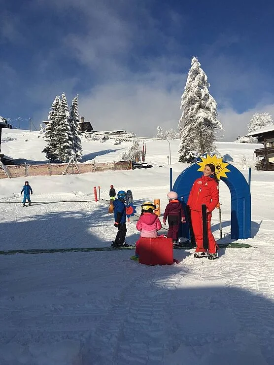 Kids Ski Lessons (3-4 y.)"Burmiclub" for First Timers from Skischule Außer-Hirschegg.