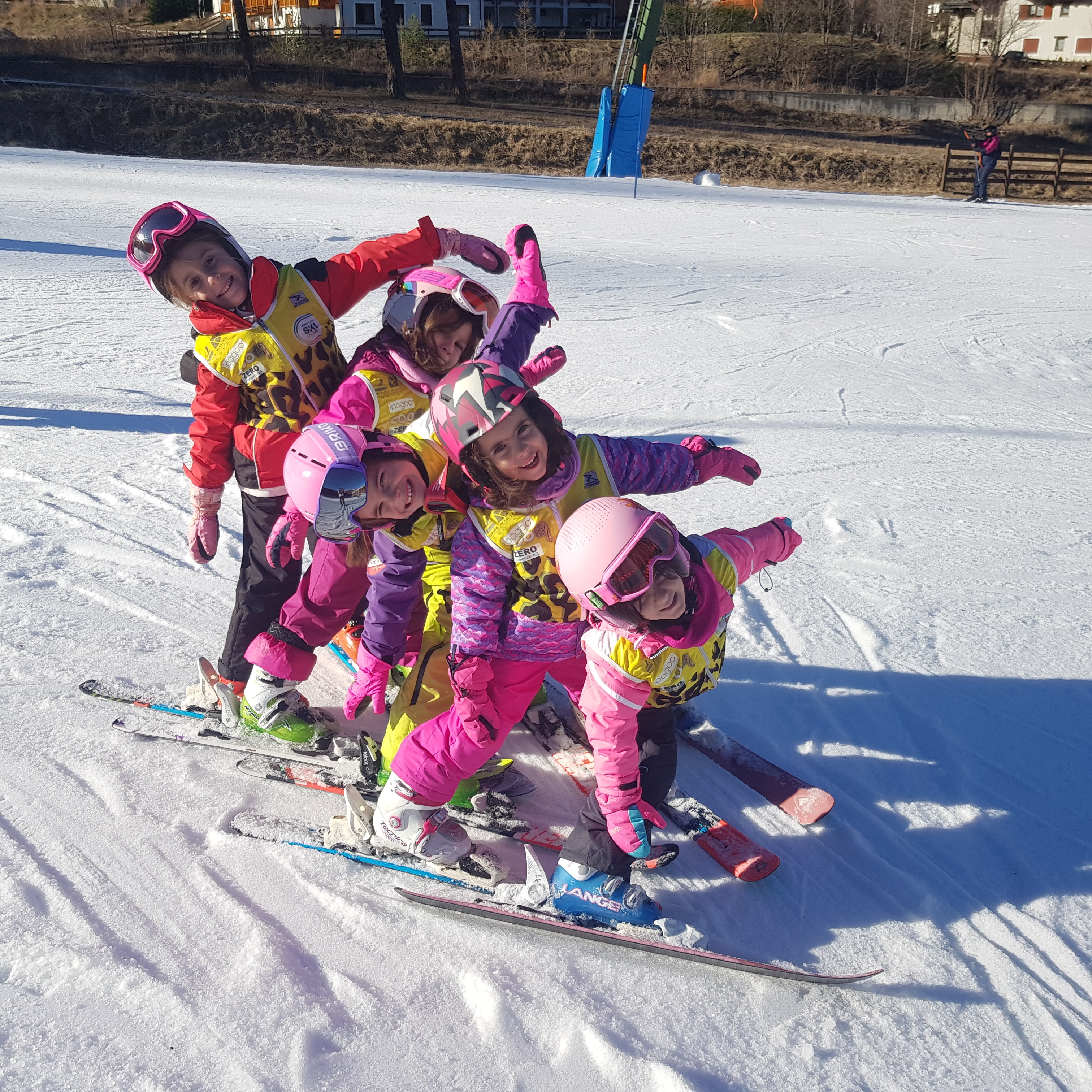 Cours de ski Enfants (3-15 ans) pour Skieurs avec expérience - Week-end avec Liberi Tutti Ski School.