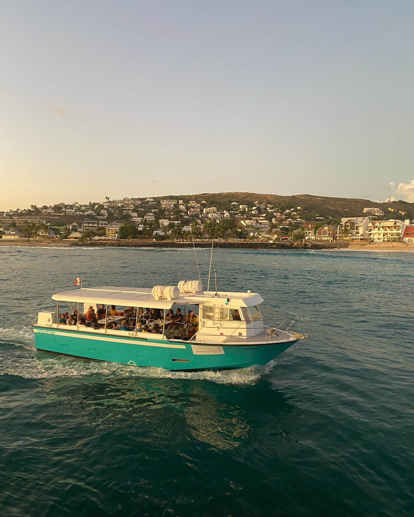 Gita in barca da Saint-Gilles a Saint-Gilles  e tramonto con Visiobul Sea Life Reunion.