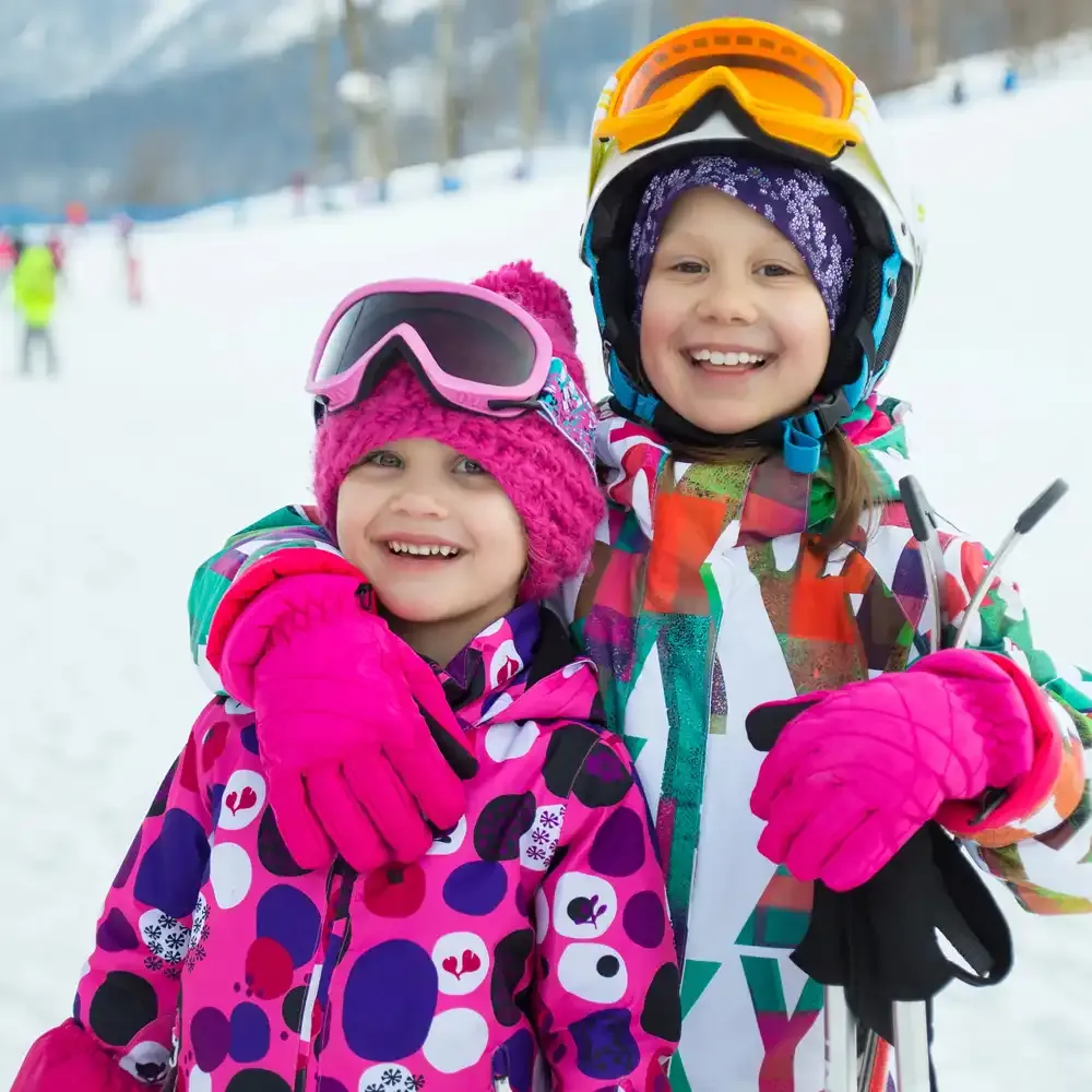 Skilessen voor kinderen vanaf 3 jaar voor alle niveaus met Ski School Fullski San Bernardino.