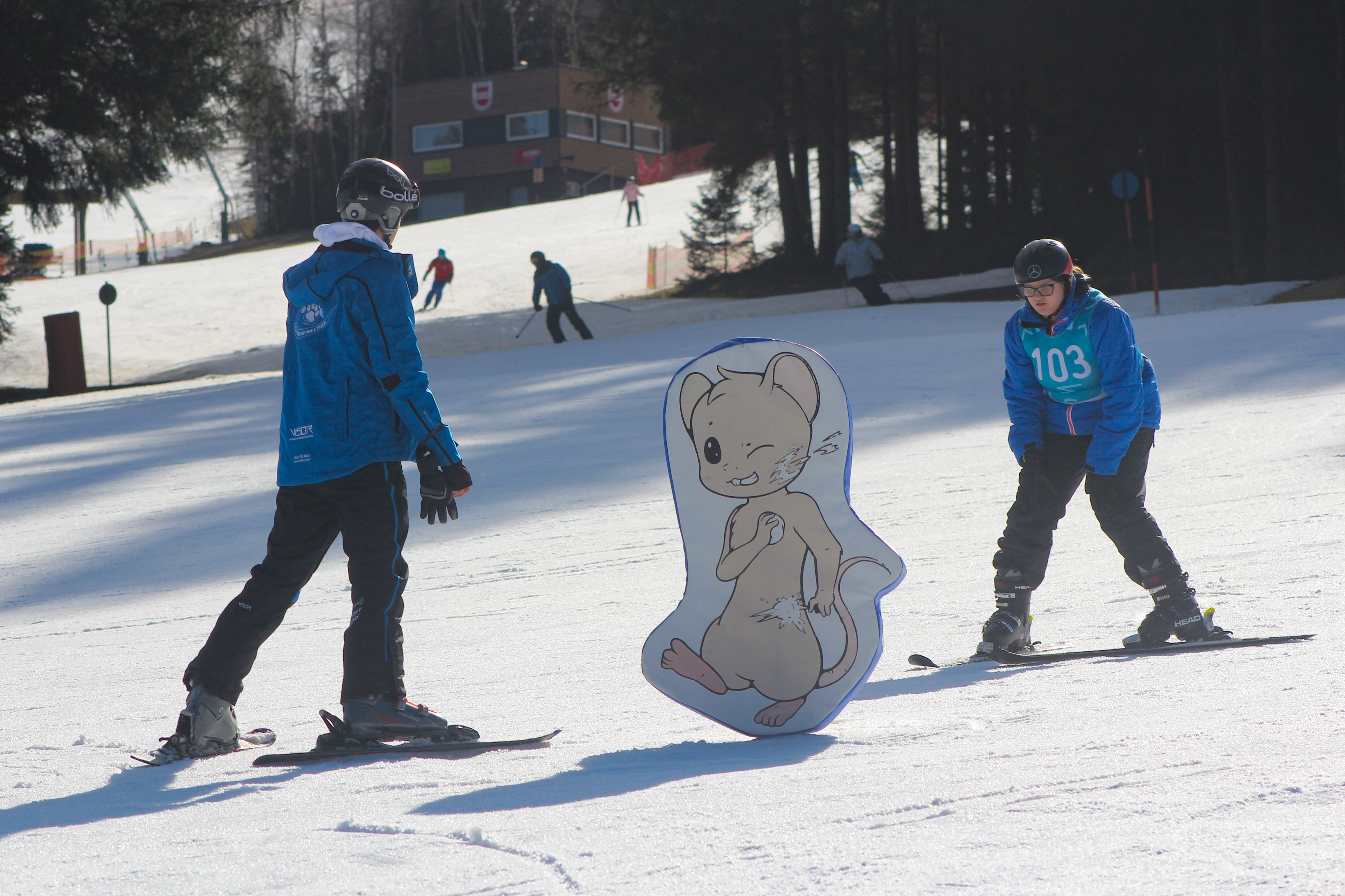 Cours privés de ski debout (à partir de 3 ans) pour tous les niveaux avec Be In Motion Stuhleck.