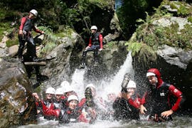 A group of friends is having fun during the Canyoning in the Alpenrosenklamm in Ötztal for Beginners with CanKick Ötztal.
