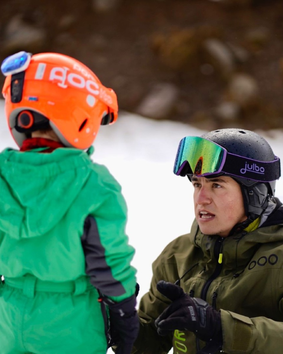 Lezioni di sci per bambini (3-6 anni) per tutti i livelli.