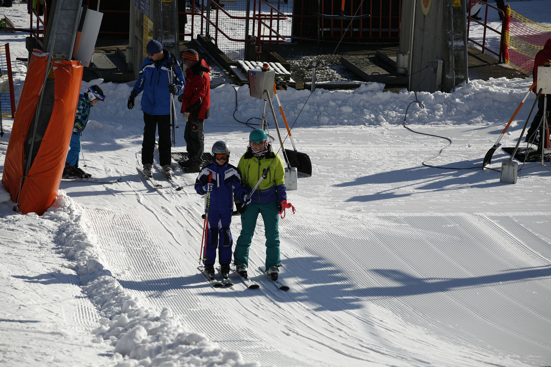 Skilessen voor kinderen (7-12 jaar) met ski-ervaring met Schneesport Oberwiesenthal.