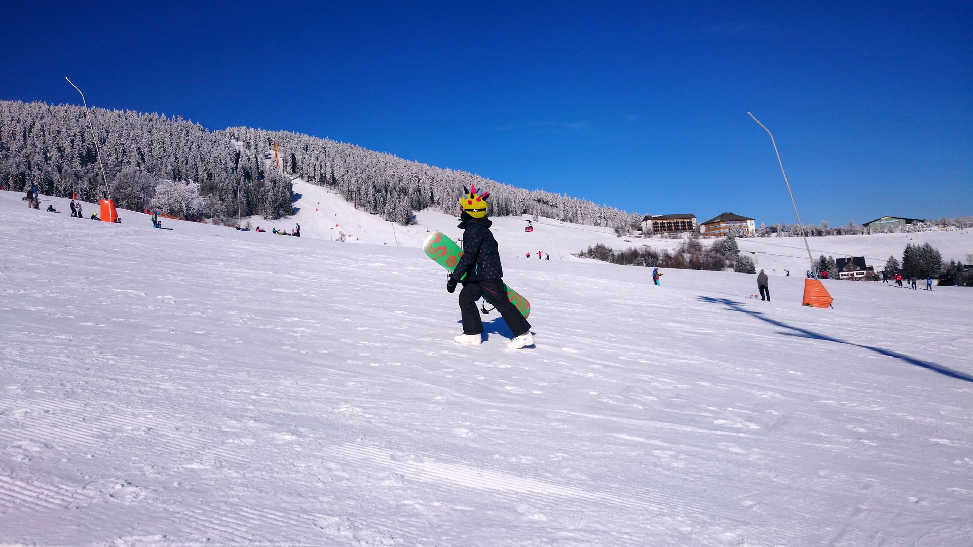 Private Snowboarding Lessons for Kids (from 7 y.) & Adults of All Levels from Schneesport Oberwiesenthal.