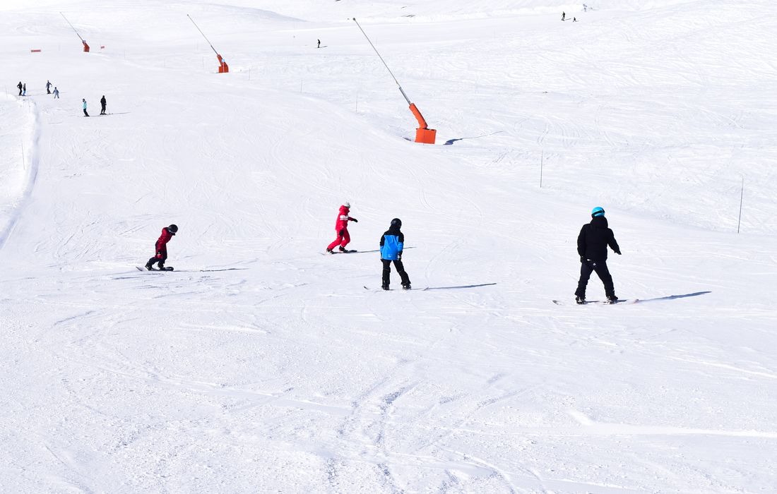 Kids Snowboarding Lessons (8-12 y.) from Ski Shcool ESF Plagne Bellecôte.
