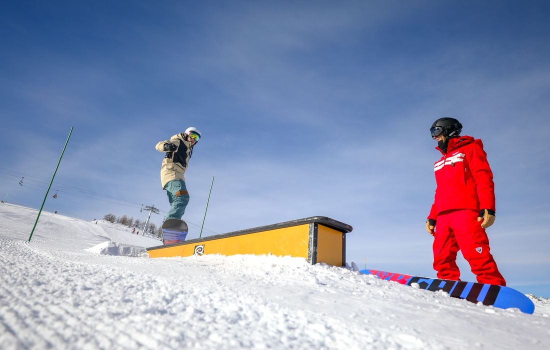 Adults Snowboarding Lessons (from 13 y.) for All Levels from Ski Shcool ESF Plagne Bellecôte.