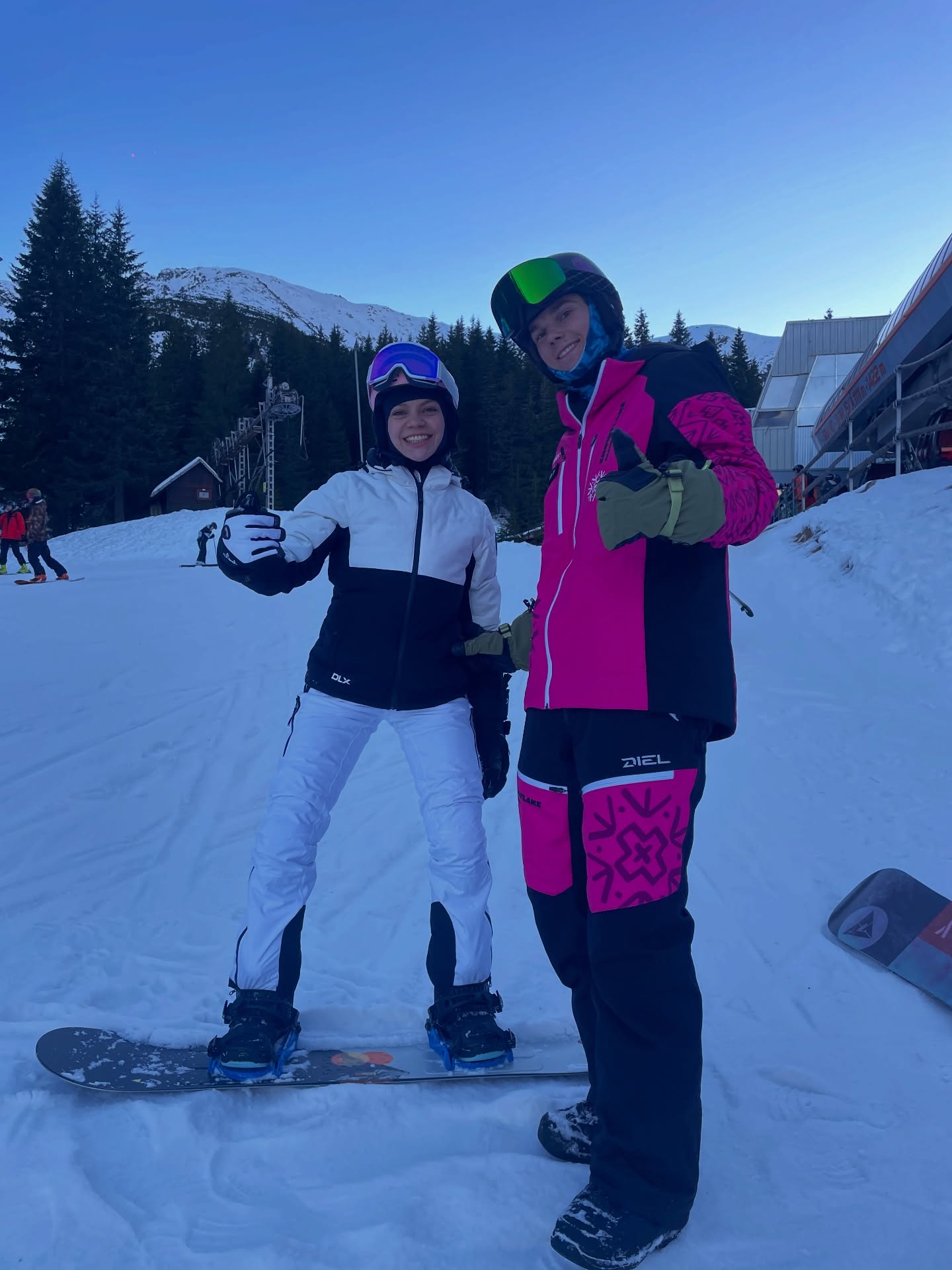 Private Snowboarding Lessons for Adults of All Levels from Snowflake Academy Jasná.