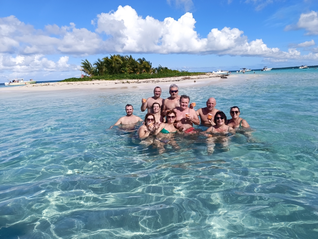 Half Day Boat Trip in Grand Cul de Sac Marin with Lunch & Swimming from Les Amis de la Mer Guadeloupe.