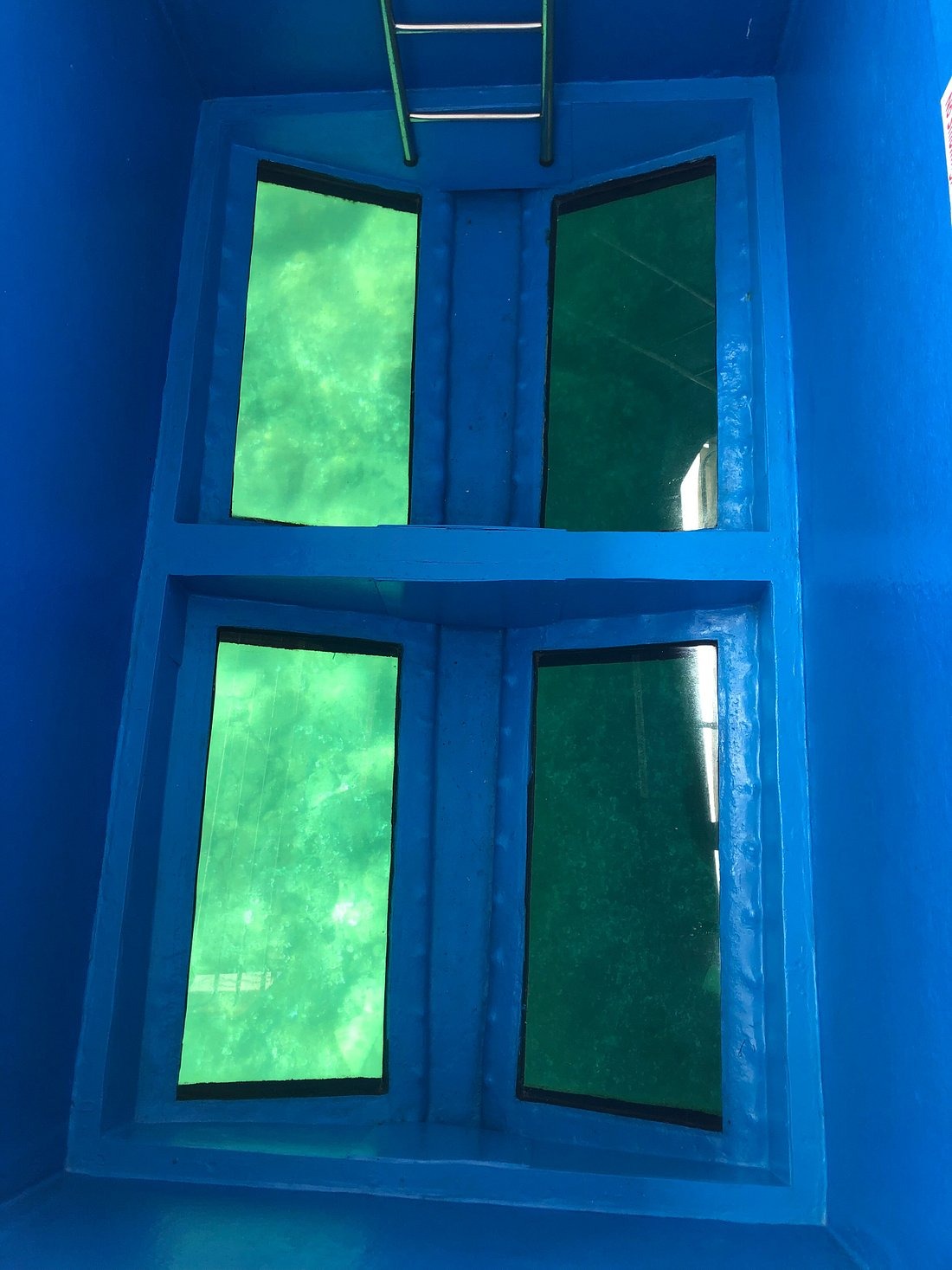 Paseo en barco con fondo de cristal de Chania a Lazaretta.