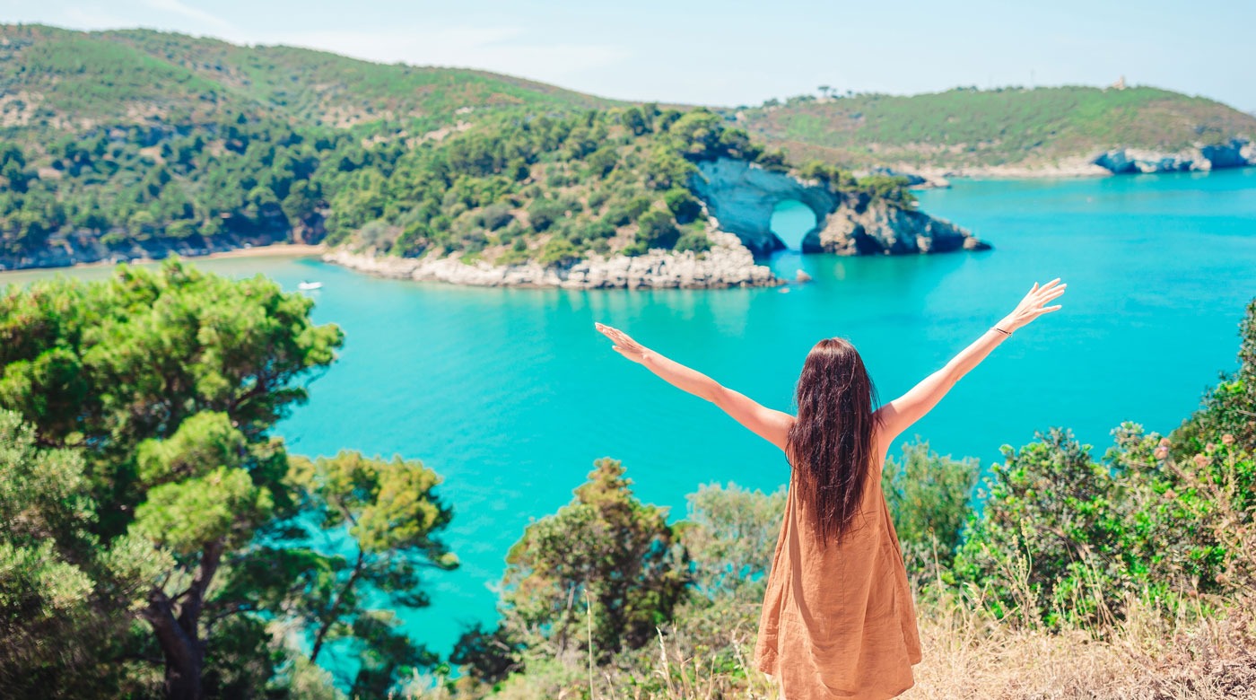 Paseo en barco por el Parque Nacional del Gargano con visita a cuevas marinas.