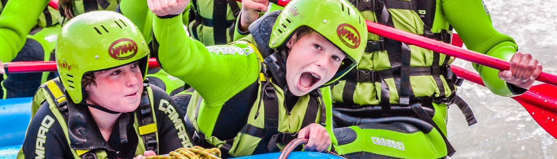 Kids while Rafting in Imster Schlucht in Haiming for Kids & Families with Wiggi Rafting Haiming.