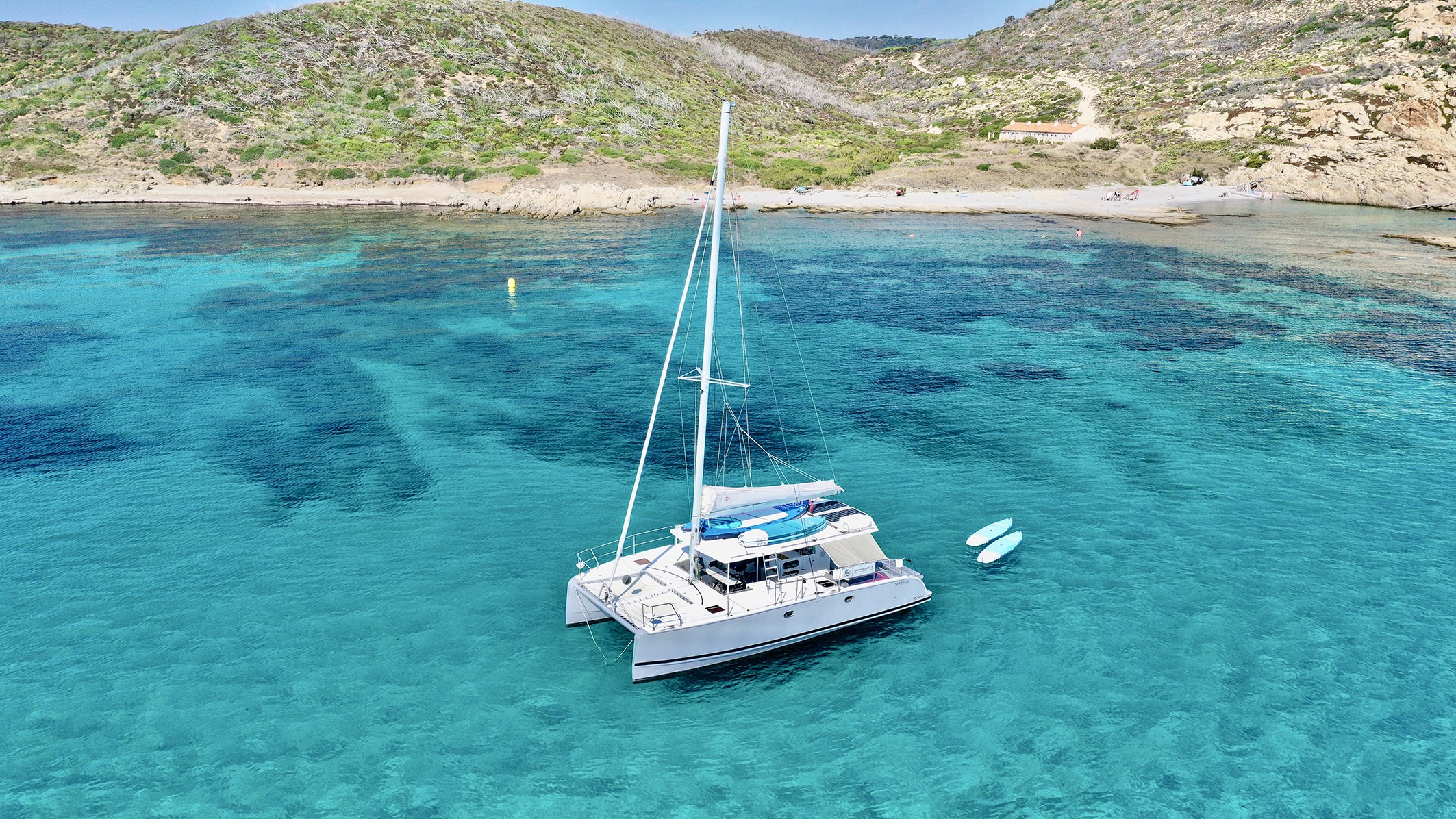 Catamarantocht naar de Calanques van Frioul met zwemmen en suppen.