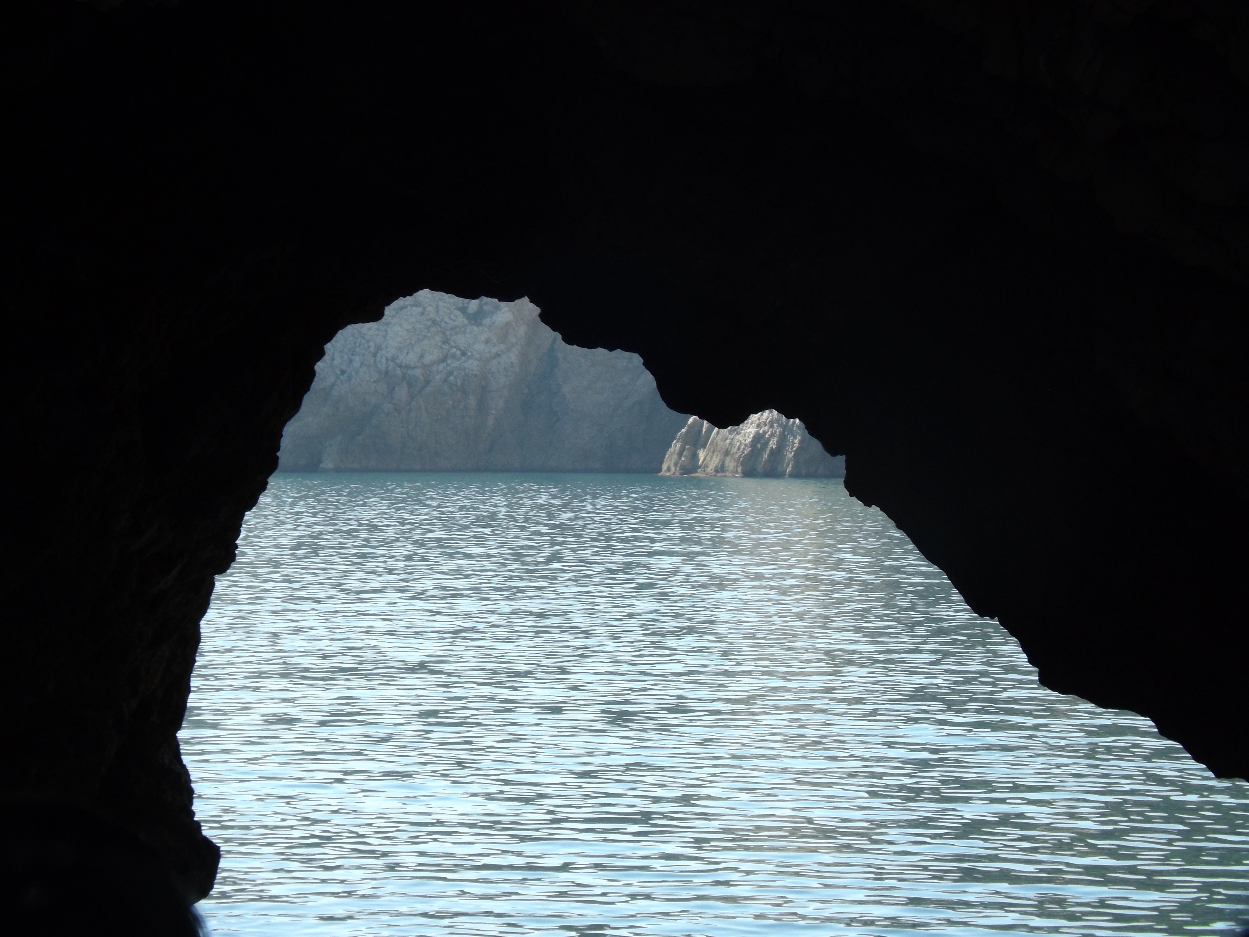 Paseo en catamarán con fondo de cristal a las Islas Medas desde L’Escala.