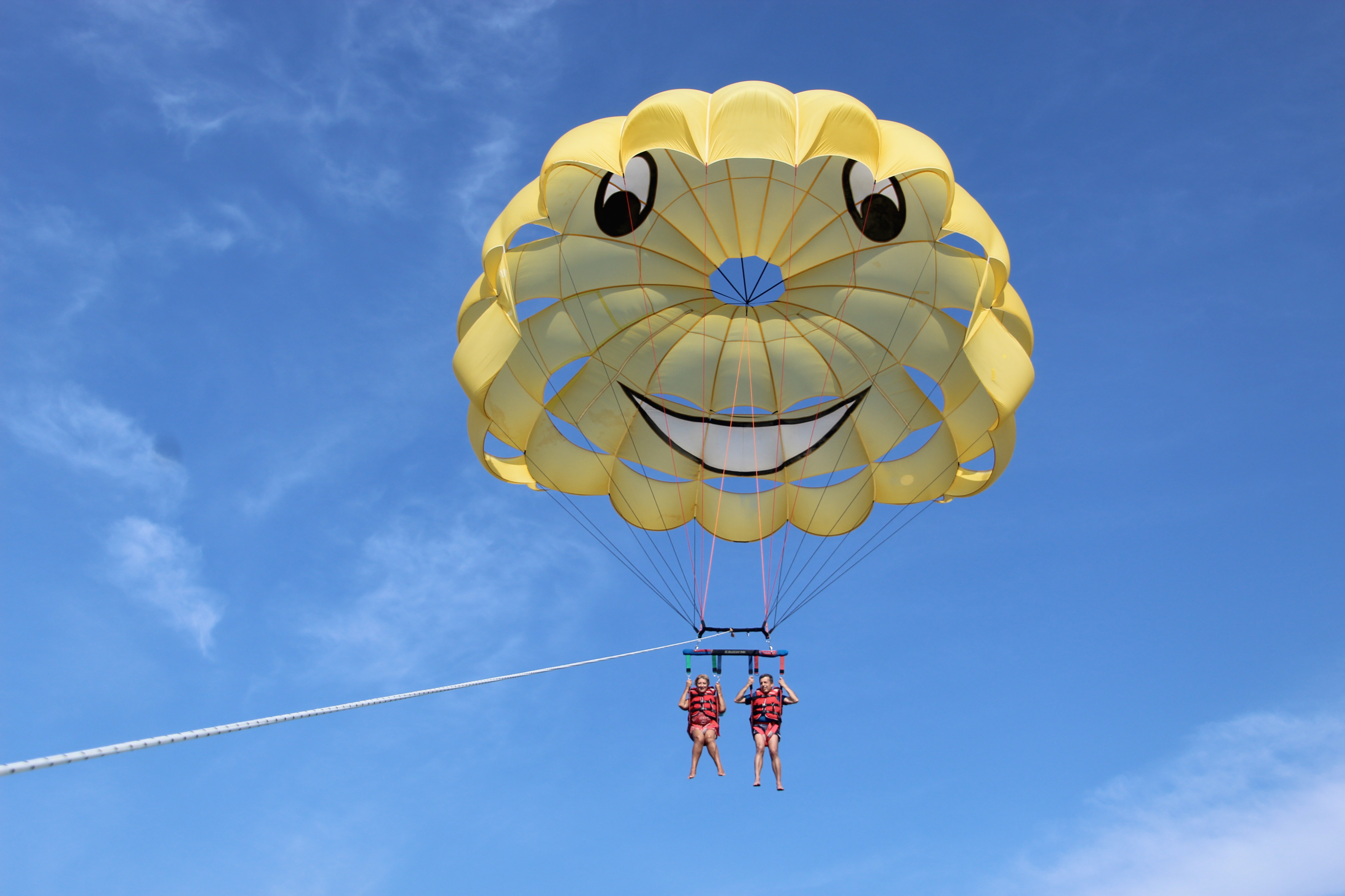 Parasailing in Roses from Aventura Nàutica Roses.