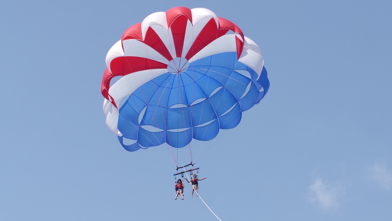 Parasailing in Roses.