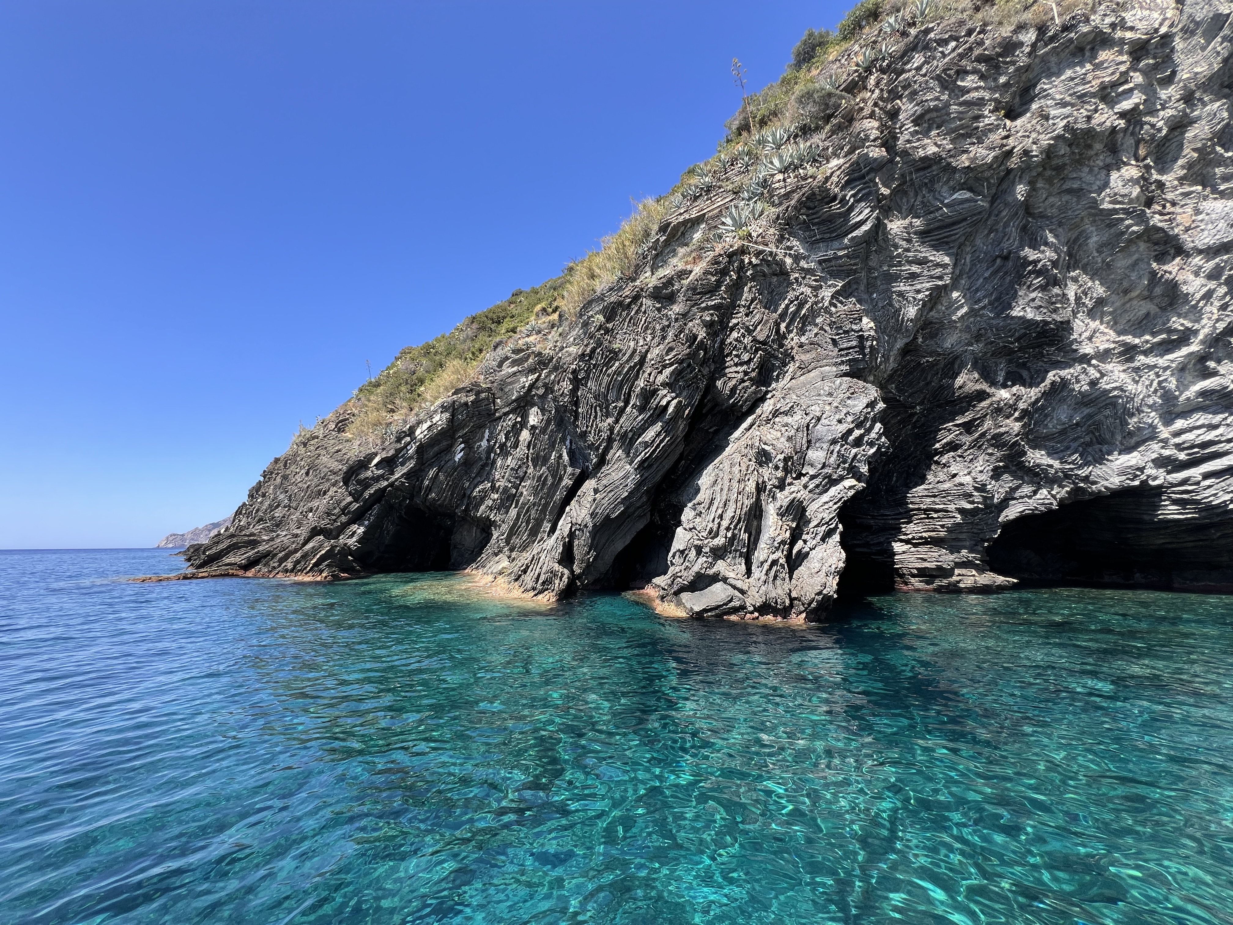 Boat trip to the Cinque Terre from Vernazza with Swimming Stops and Apéritif.