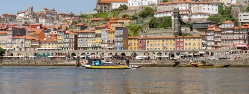 Balade en bateau sur le Douro autour Porto et Vila Nova de Gaia avec Tomaz do Douro.