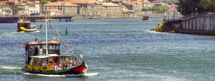 Balade en bateau sur le Douro autour Porto et Vila Nova de Gaia.