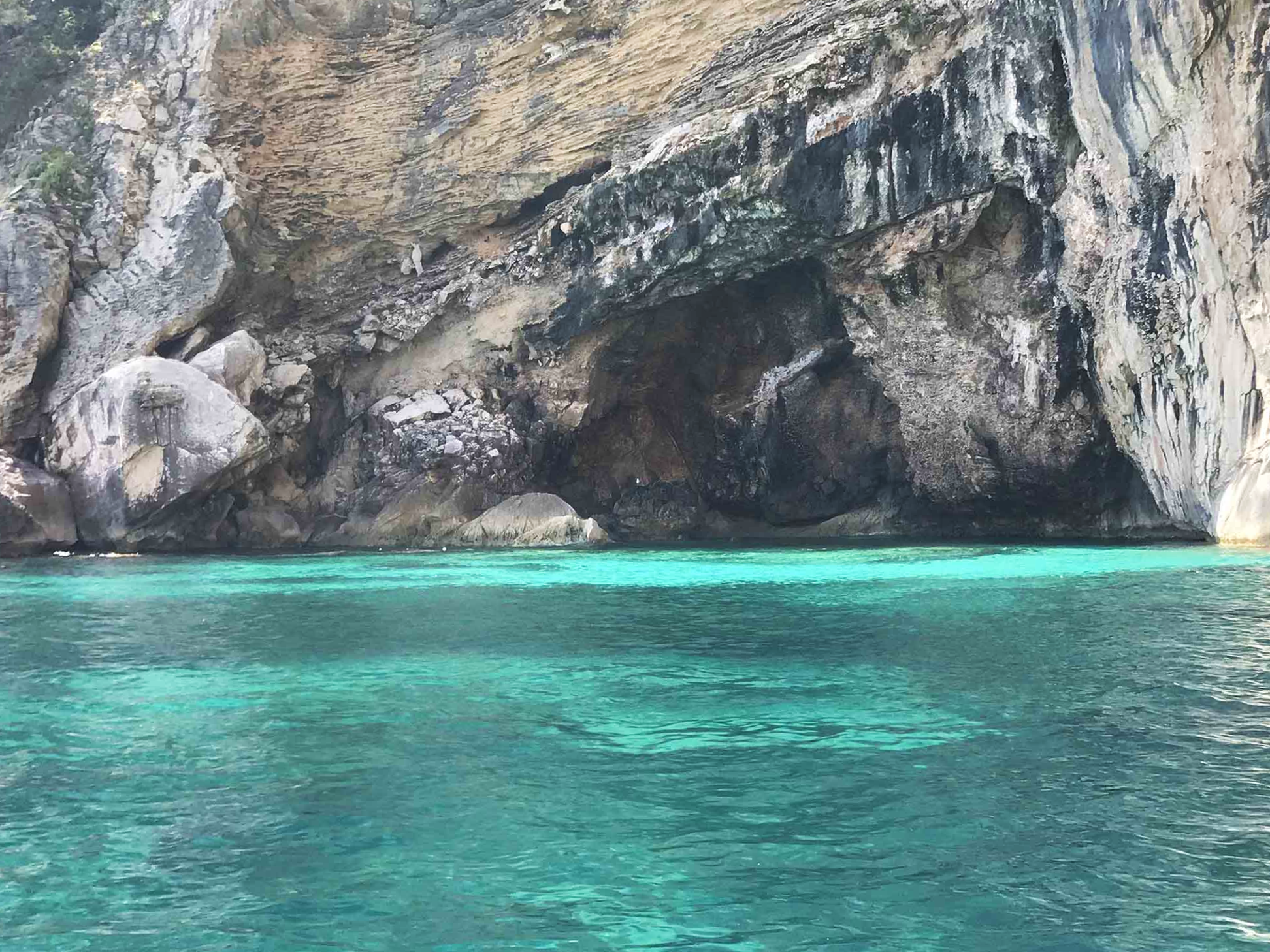 RIB-boottocht naar Cala Goloritzé en Cala Mariolu met East Coast Sardinia Excursion.