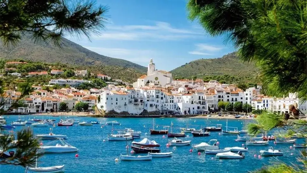 Giro in barca di un giorno intero da Roses con sosta a Cadaqués con Els Blaus de Roses.