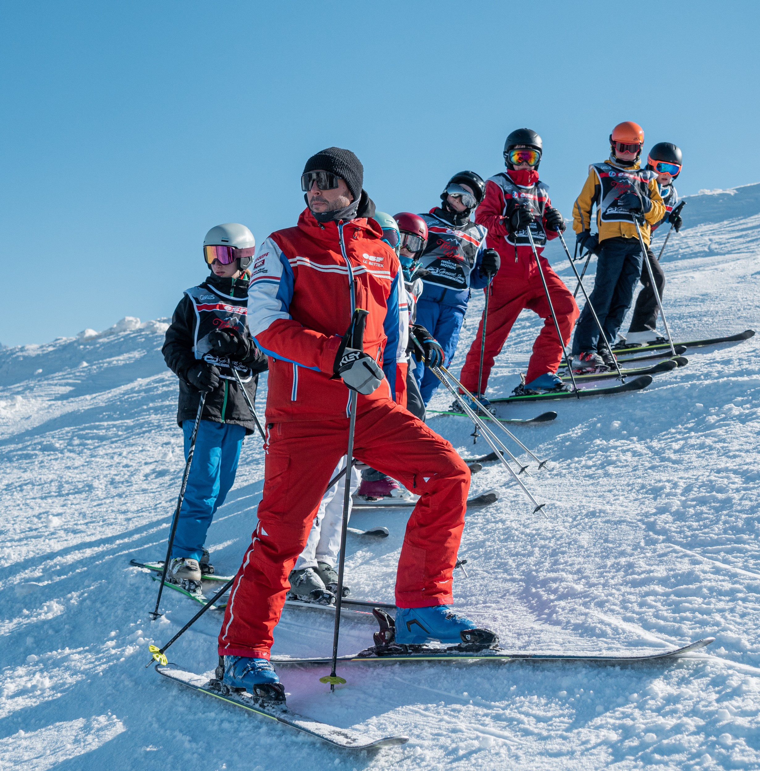 Teens Ski Lessons (13-17 y.) for All Levels from ESF Saint Gervais Mont-Blanc.