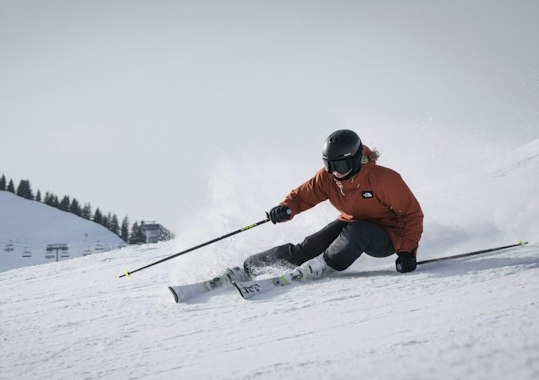 Private Off-Piste Skiing Lessons for Intermediates & Advanced Skiers